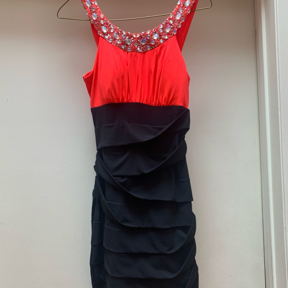 Elegant Orange/Red-and Black Sleeveless Dress